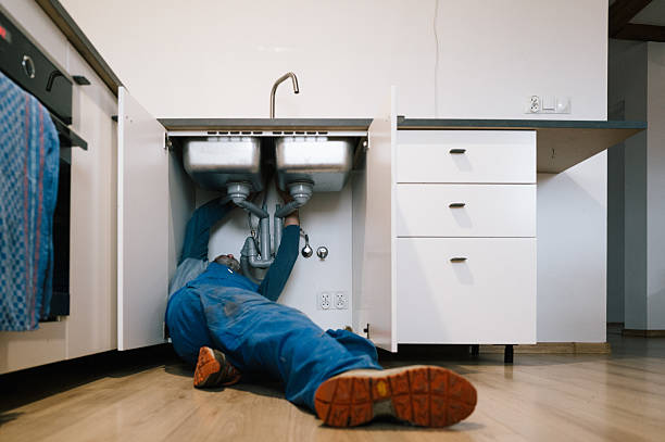 Professional Emergency Plumber technician working in Camp H M Smith, HI